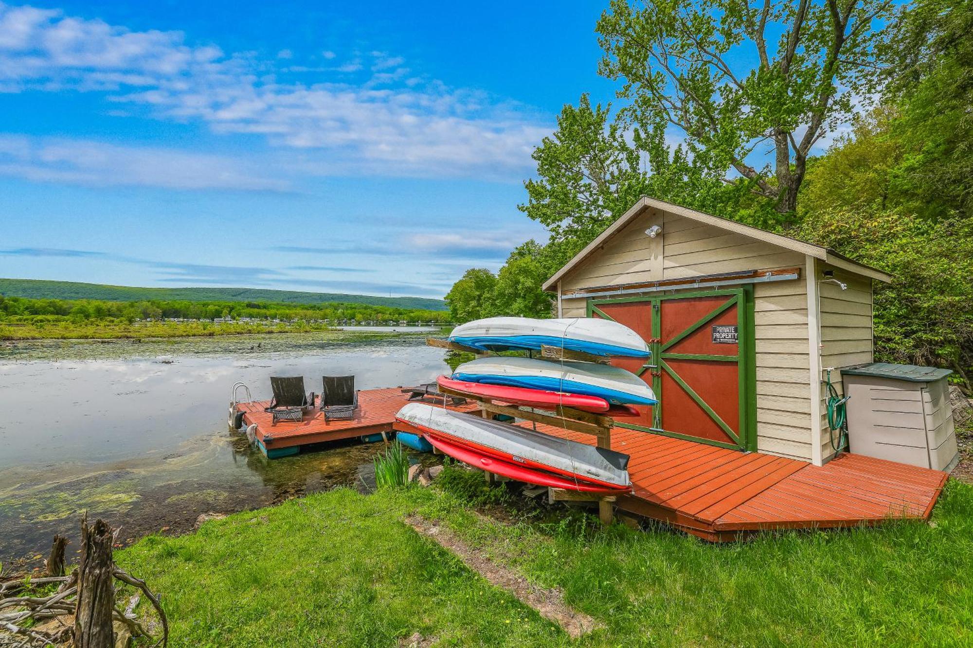 Lakefront A-Frame, Dock, Kayaks, Fire Place Lake Ariel Екстер'єр фото