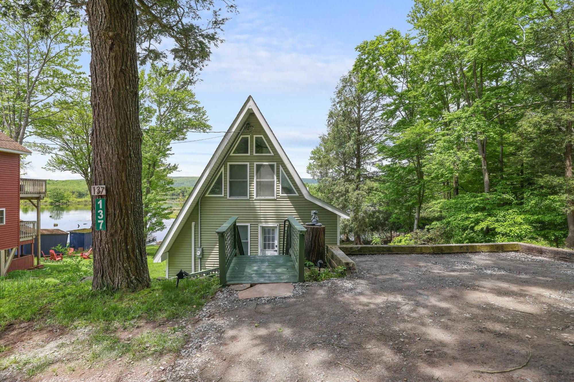 Lakefront A-Frame, Dock, Kayaks, Fire Place Lake Ariel Екстер'єр фото